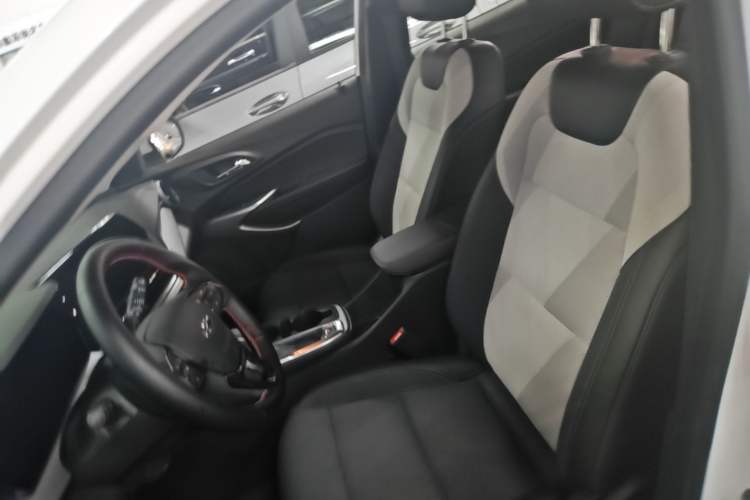 Used Chevrolet Seeker 2022 1.5T CVT Trend-Setting Edition Left Front Seat