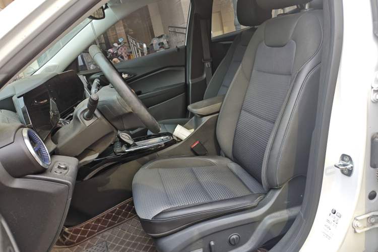 Used Chevrolet Seeker 2022 1.5T CVT Trendy Smart Edition Left Front Seat