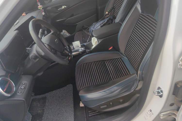 Used Chevrolet Seeker 2022 1.5T CVT RS Honeycomb Edition Left Front Seat