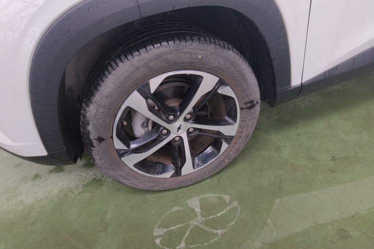 Used Chevrolet Seeker 2022 1.5T CVT RS Bee Wave Edition Left Front Wheel Hub