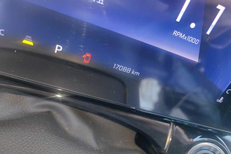 Used Chevrolet Seeker 2022 1.5T CVT RS Honeycomb Edition Odometer Close Up