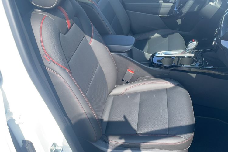 Used Chevrolet Seeker 2022 1.5T CVT RS Honeycomb Edition Right Front Seat