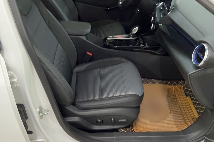 Used Chevrolet Seeker 2022 1.5T CVT Trendy Edition Right Front Seat