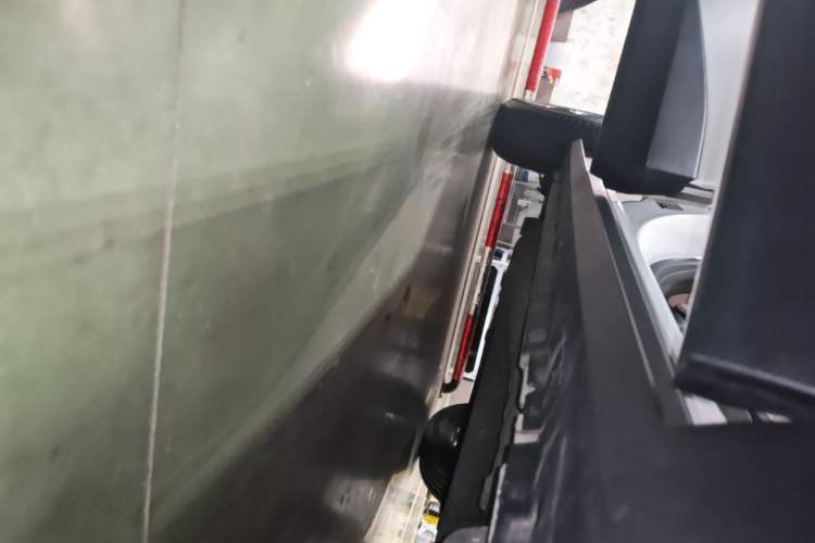 Used Chevrolet Seeker 2022 1.5T CVT Trend-Setting Edition Right Side Sill