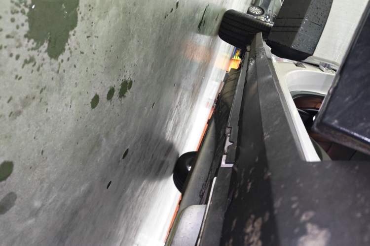 Used Chevrolet Seeker 2022 1.5T CVT RS Bee Wave Edition Right Side Sill