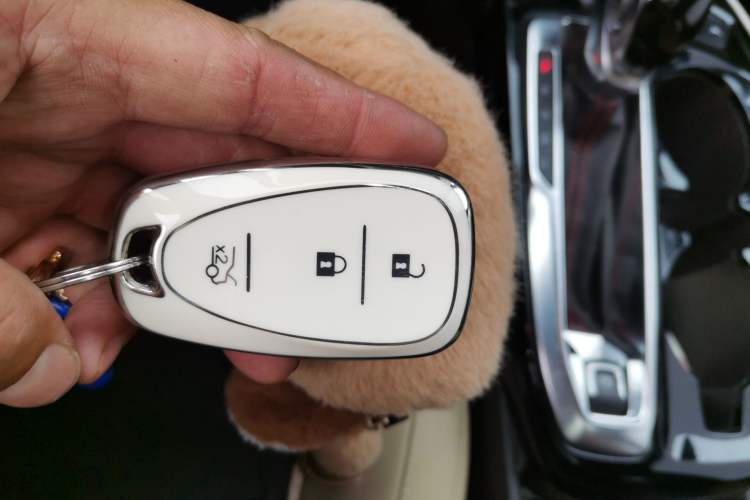 Used Chevrolet Seeker 2022 1.5T CVT RS Honeycomb Edition Vehicle Key
