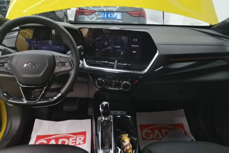 Used Chevrolet Seeker 2022 1.5T CVT RS Bee Wave Edition Audio And AC Panel