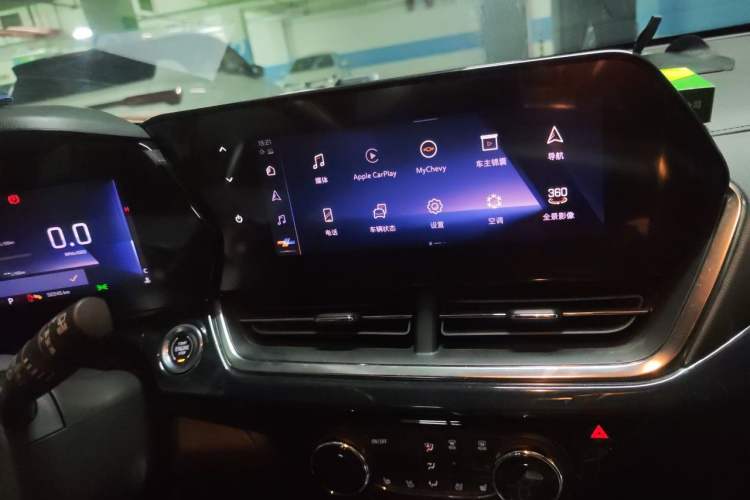 Used Chevrolet Seeker 2022 1.5T CVT RS Honeycomb Edition Audio And AC Panel