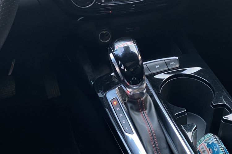 Used Chevrolet Seeker 2022 1.5T CVT RS Bee Wave Edition Gear Lever