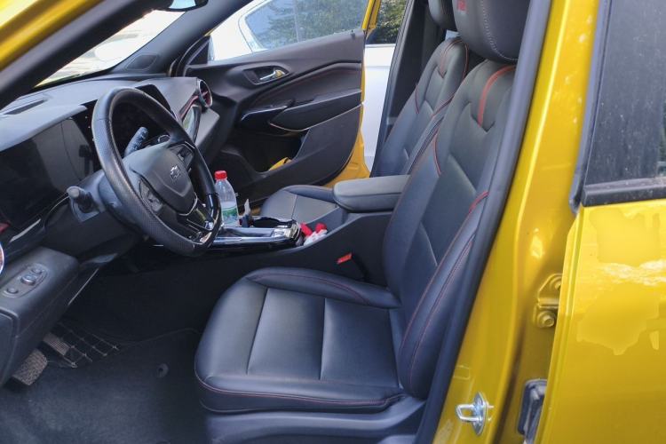 Used Chevrolet Seeker 2022 1.5T CVT RS Bee Wave Edition Left Front Seat