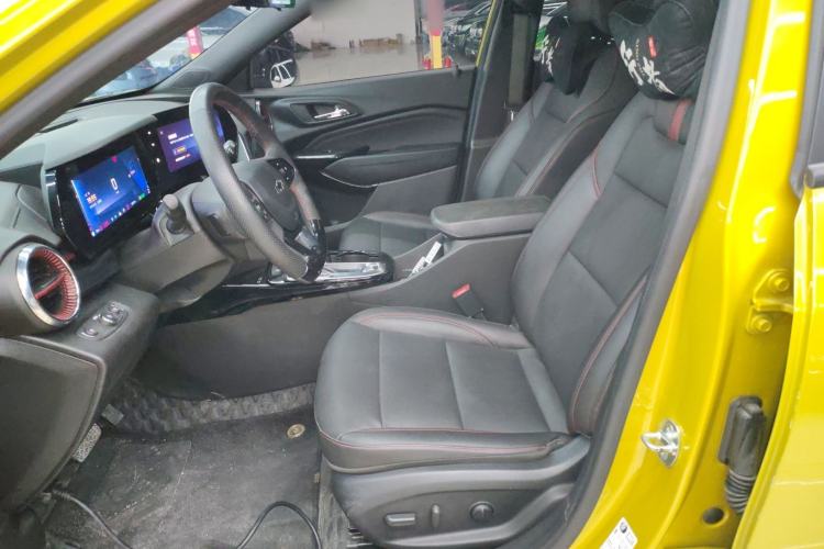 Used Chevrolet Seeker 2022 1.5T CVT RS Bee Wave Edition Left Front Seat