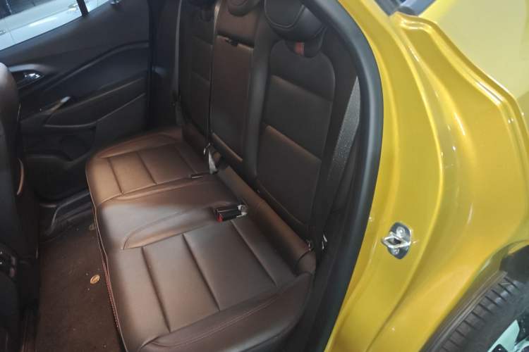 Used Chevrolet Seeker 2022 1.5T CVT RS Bee Wave Edition Left Rear Seat