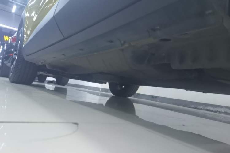 Used Chevrolet Seeker 2022 1.5T CVT RS Bee Wave Edition Left Side Sill