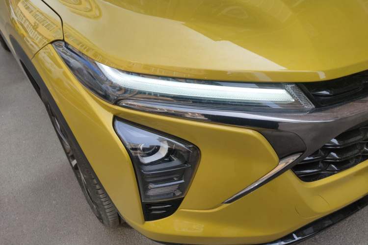 Used Chevrolet Seeker 2022 1.5T CVT RS Bee Wave Edition Right Front Headlight