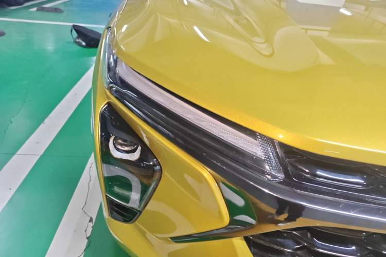 Used Chevrolet Seeker 2022 1.5T CVT RS Bee Wave Edition Right Front Headlight
