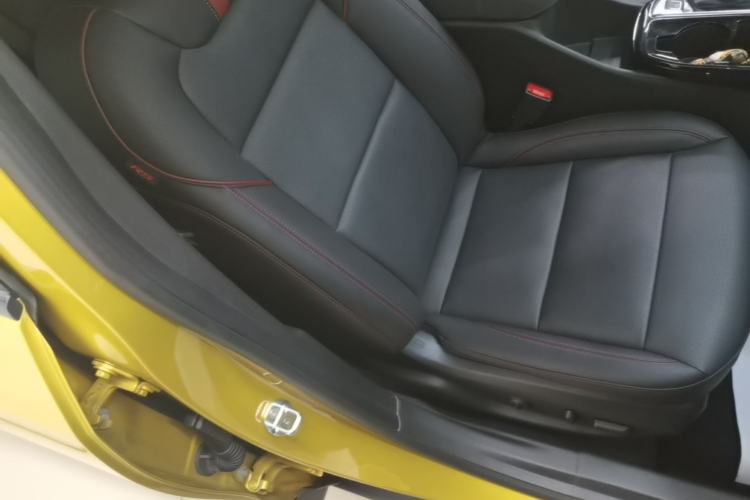 Used Chevrolet Seeker 2022 1.5T CVT RS Bee Wave Edition Right Front Seat