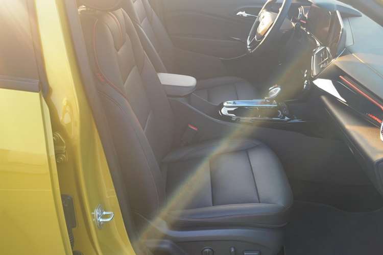 Used Chevrolet Seeker 2022 1.5T CVT RS Honeycomb Edition Right Front Seat
