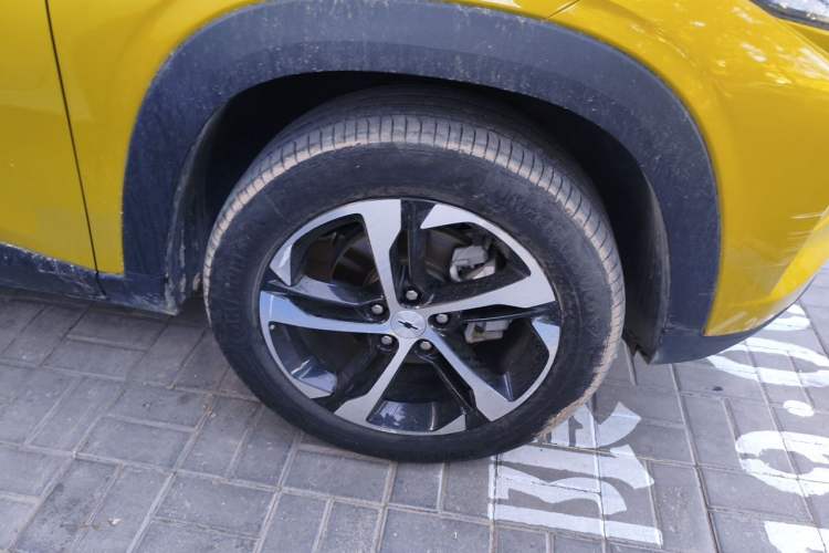 Used Chevrolet Seeker 2022 1.5T CVT RS Bee Wave Edition Right Front Wheel Hub