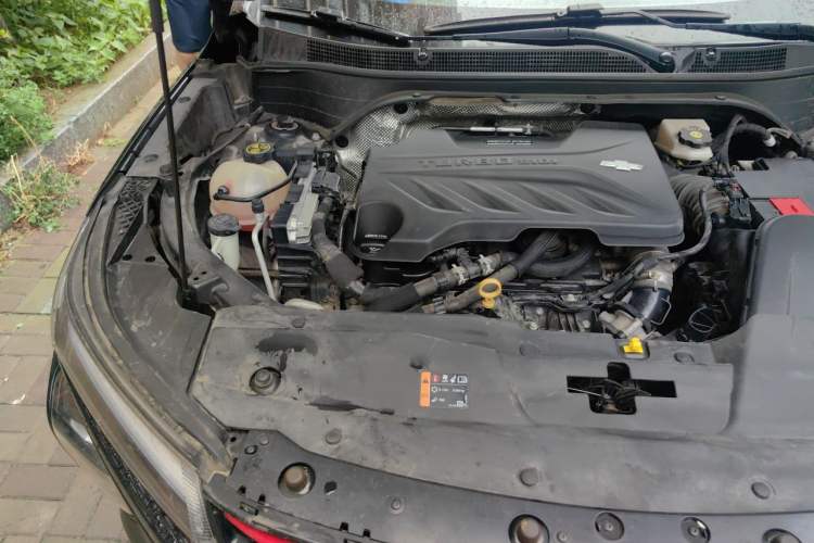 Used Chevrolet Seeker 2023 1.5T CVT Redline Exclusive Custom Edition Engine Bay Right