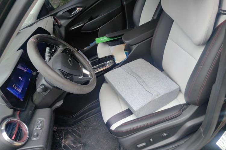 Used Chevrolet Seeker 2023 1.5T CVT Redline Exclusive Custom Edition Left Front Seat