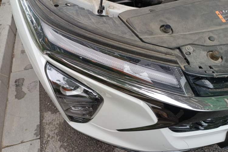 Used Chevrolet Seeker 2023 1.5T CVT Redline Blackhawk Edition Right Front Headlight