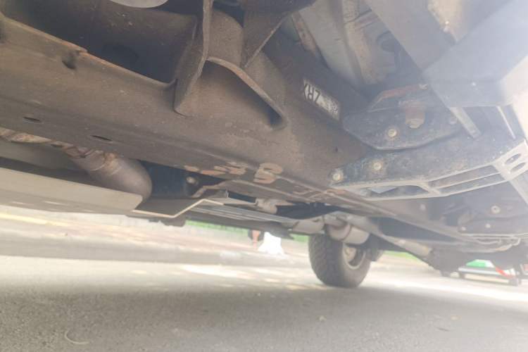 Used Chevrolet Silverado  Chassis Front Left