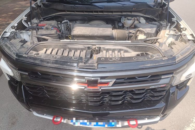 Used Chevrolet Silverado  Engine Bay