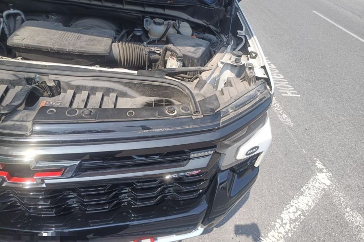 Used Chevrolet Silverado  Engine Bay Left