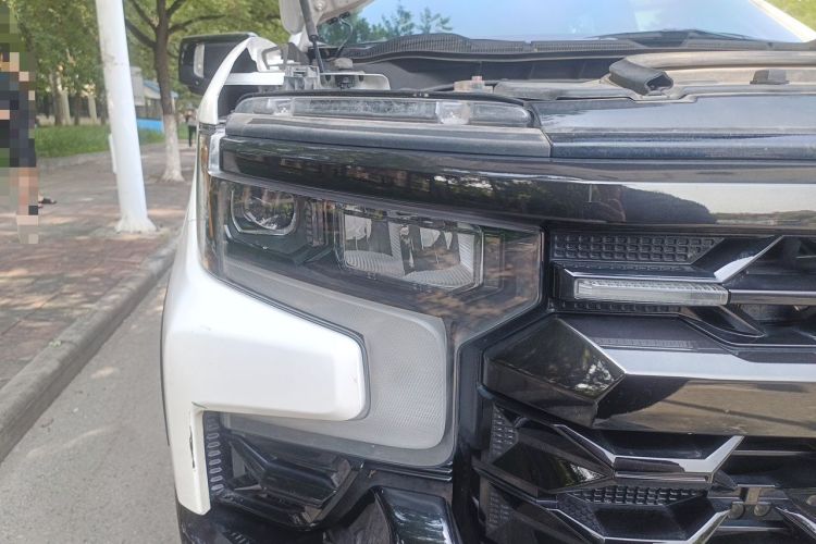 Used Chevrolet Silverado  Right Front Headlight
