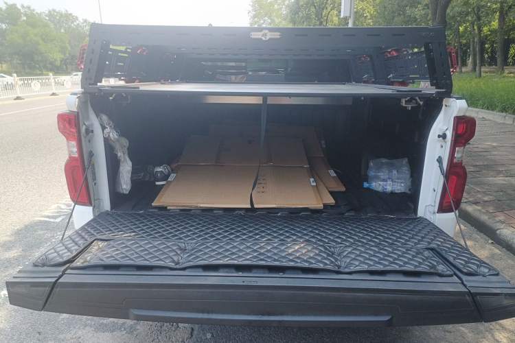 Used Chevrolet Silverado  Trunk