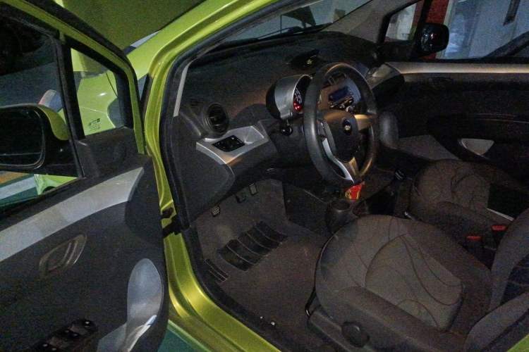 Used Chevrolet Spark 2011 1.0 SE MT Driver Seat