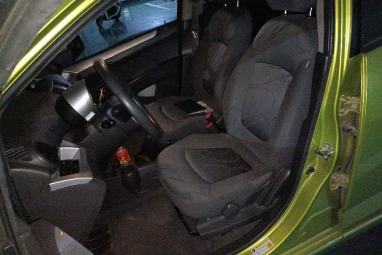 Used Chevrolet Spark 2011 1.0 SE MT Left Front Seat