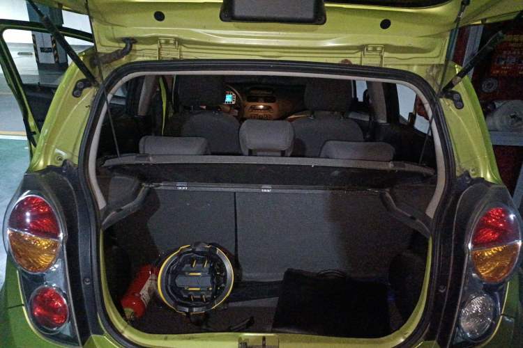 Used Chevrolet Spark 2011 1.0 SE MT Trunk
