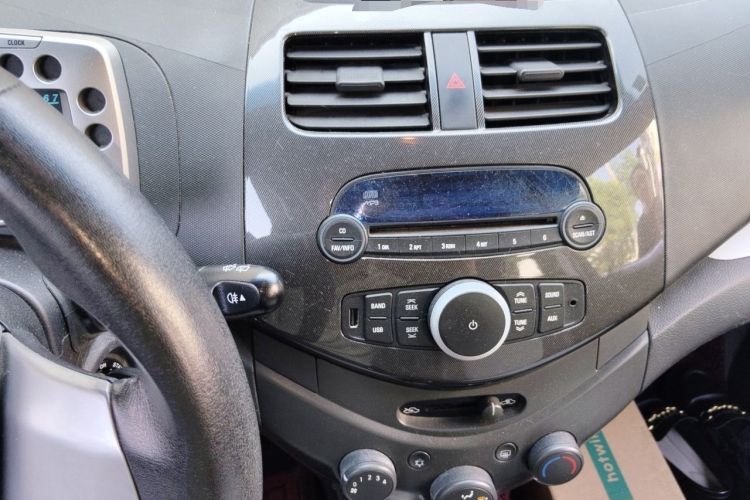 Used Chevrolet Spark 2011 1.0 SX AT Audio And AC Panel