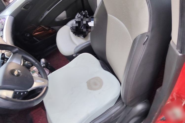 Used Chevrolet Spark 2011 1.0 SX AT Left Front Seat