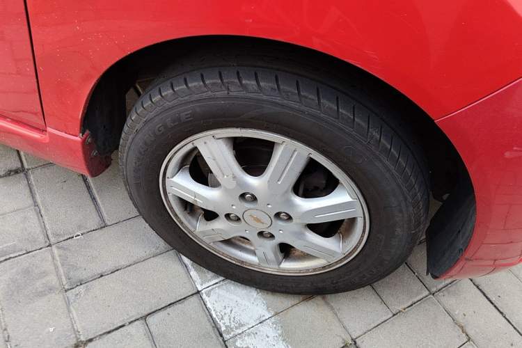 Used Chevrolet Spark 2011 1.0 SX AT Right Front Wheel Hub