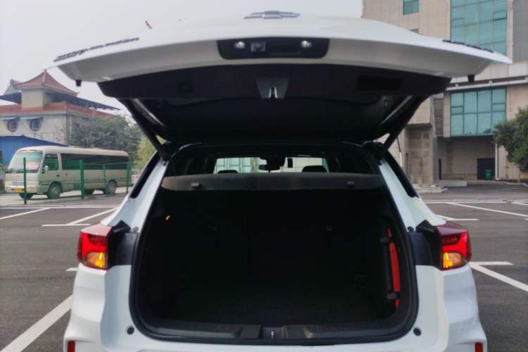 Used Chevrolet Trailblazer 2019 435T RS Automatic All-Wheel-Drive Huanrui Edition China VI Standard Trunk