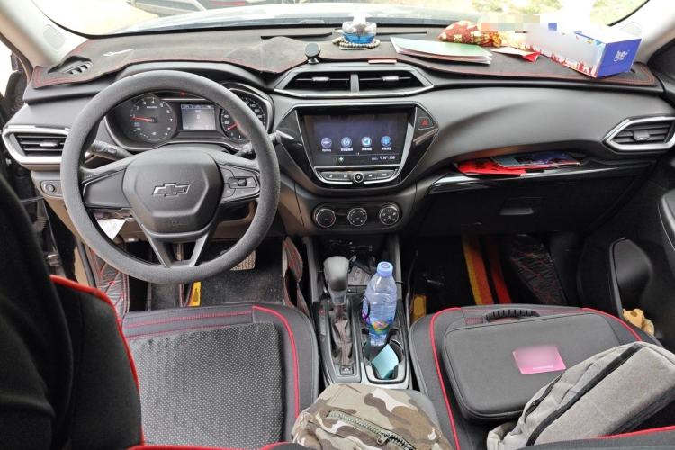 Used Chevrolet Trailblazer 2019 435T Redline CVT Two-Wheel-Drive Sharp Edition China VI Standard Center Console