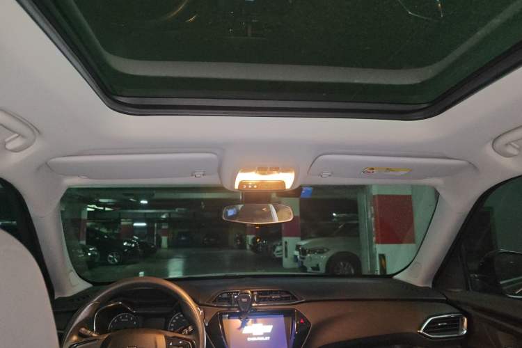 Used Chevrolet Trailblazer 2019 435T Redline CVT Two-Wheel-Drive Sharp Edition China VI Standard Headliner