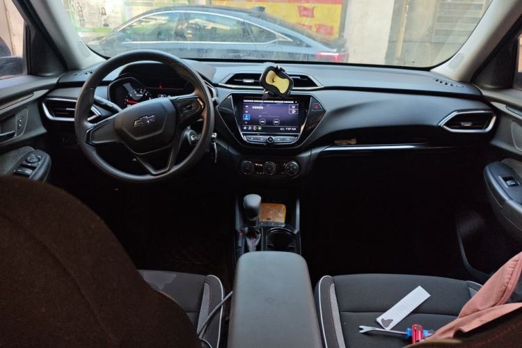 Used Chevrolet Trailblazer 2019 435T Redline CVT Two-Wheel-Drive Sharp Edition China VI Standard Center Console