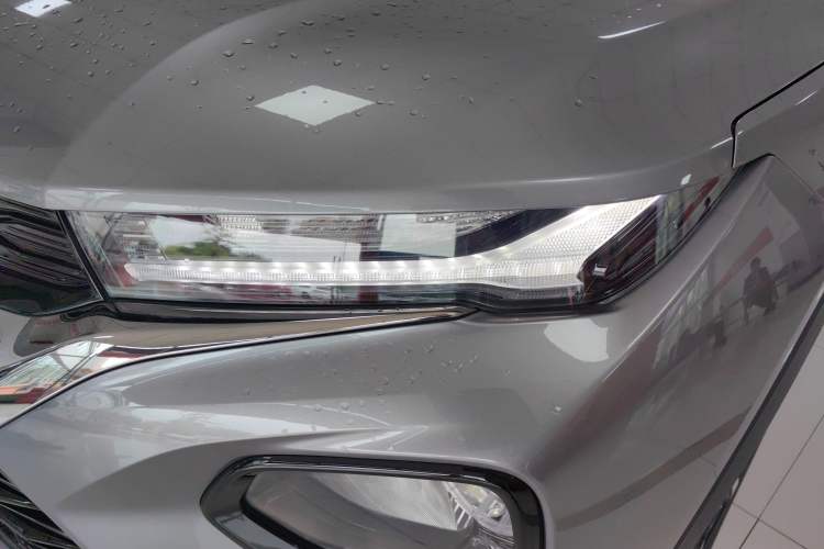 Used Chevrolet Trailblazer 2019 435T RS CVT Two-Wheel Drive Dynamic Edition China VI Standard Left Front Headlight