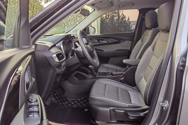 Used Chevrolet Trailblazer 2019 435T Redline CVT Two-Wheel Drive Chirui Version China VI Standard Left Front Seat