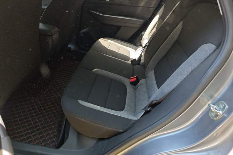 Used Chevrolet Trailblazer 2019 435T Redline CVT Two-Wheel-Drive Sharp Edition China VI Standard Left Rear Seat