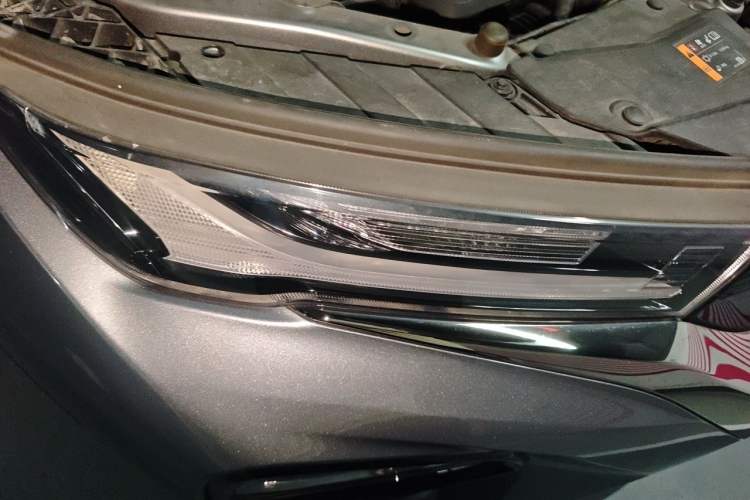 Used Chevrolet Trailblazer 2019 435T RS CVT Two-Wheel Drive Dynamic Edition China VI Standard Right Front Headlight
