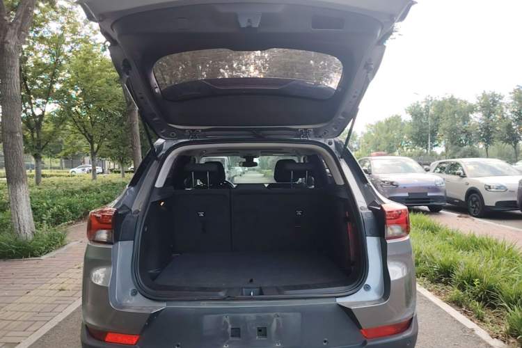 Used Chevrolet Trailblazer 2019 435T Redline CVT Two-Wheel Drive Chirui Version China VI Standard Trunk