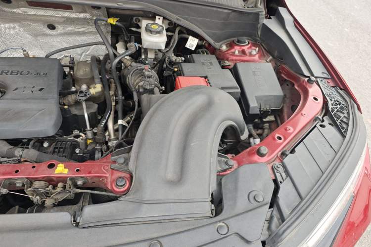 Used Chevrolet Trailblazer 2019 435T Redline CVT Two-Wheel-Drive Sharp Edition China VI Standard Engine Bay Left