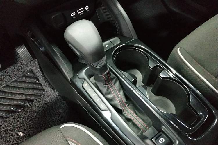 Used Chevrolet Trailblazer 2019 435T Redline CVT Two-Wheel-Drive Sharp Edition China VI Standard Gear Lever