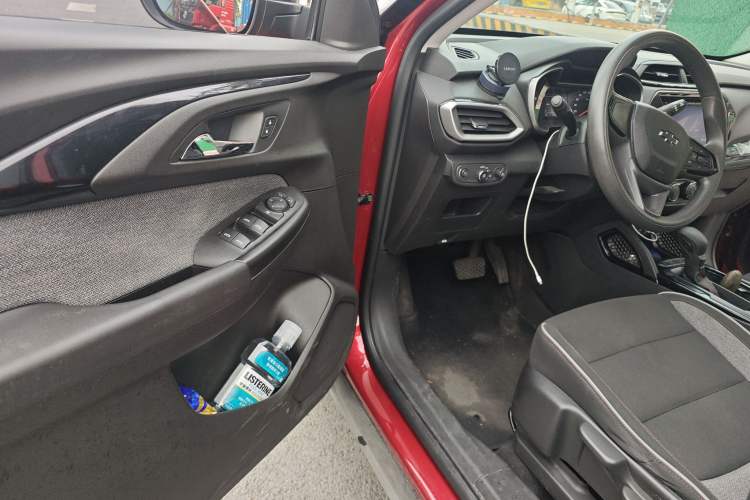Used Chevrolet Trailblazer 2019 435T Redline CVT Two-Wheel-Drive Sharp Edition China VI Standard Interior 3