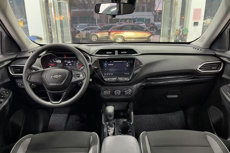 Used Chevrolet Trailblazer 2019 435T Redline CVT Two-Wheel-Drive Sharp Edition China VI Standard Interior 4
