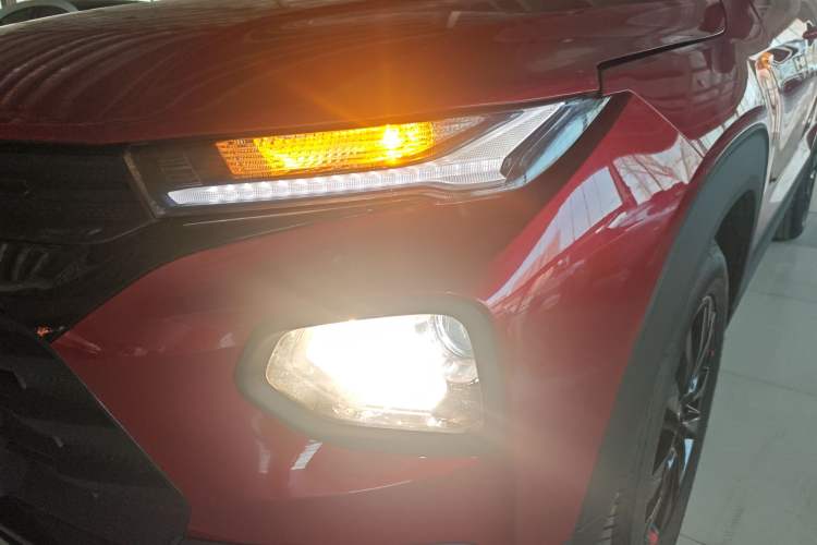 Used Chevrolet Trailblazer 2019 435T Redline CVT Two-Wheel-Drive Sharp Edition China VI Standard Left Front Headlight